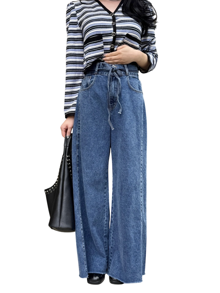 Loose Pleated Jeans