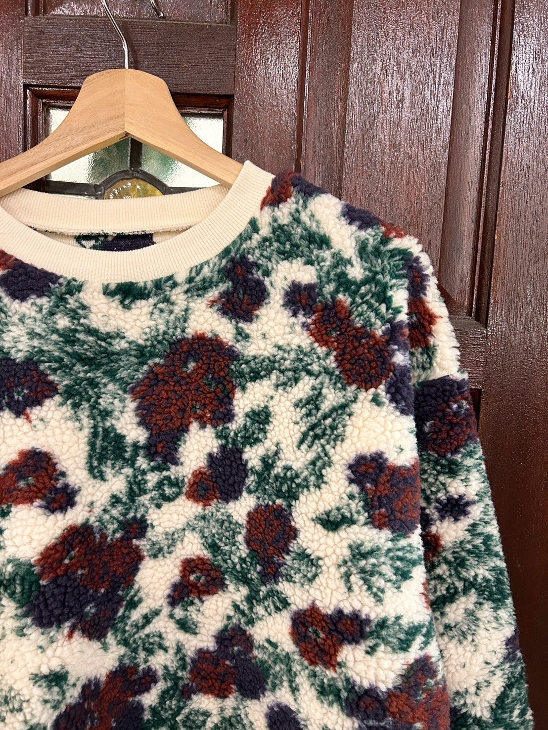 flower boa pullover